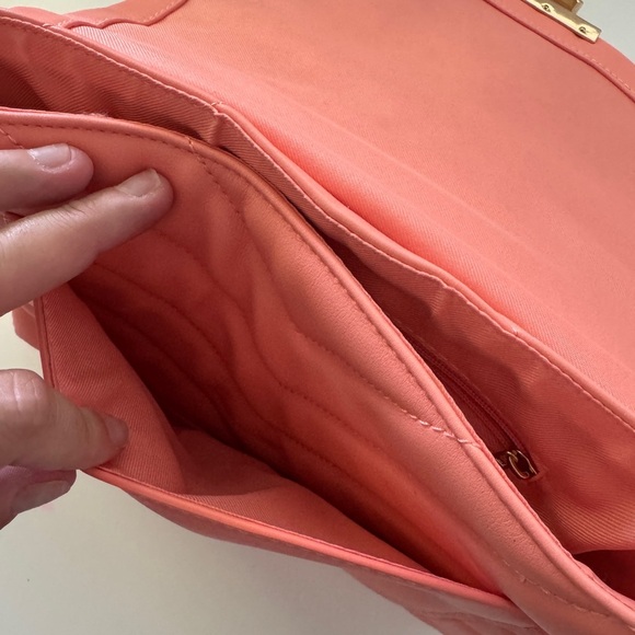4/$25 Coral “A New day” Quilted Crossbody Bag with Gold Clasp - Picture 5 of 6